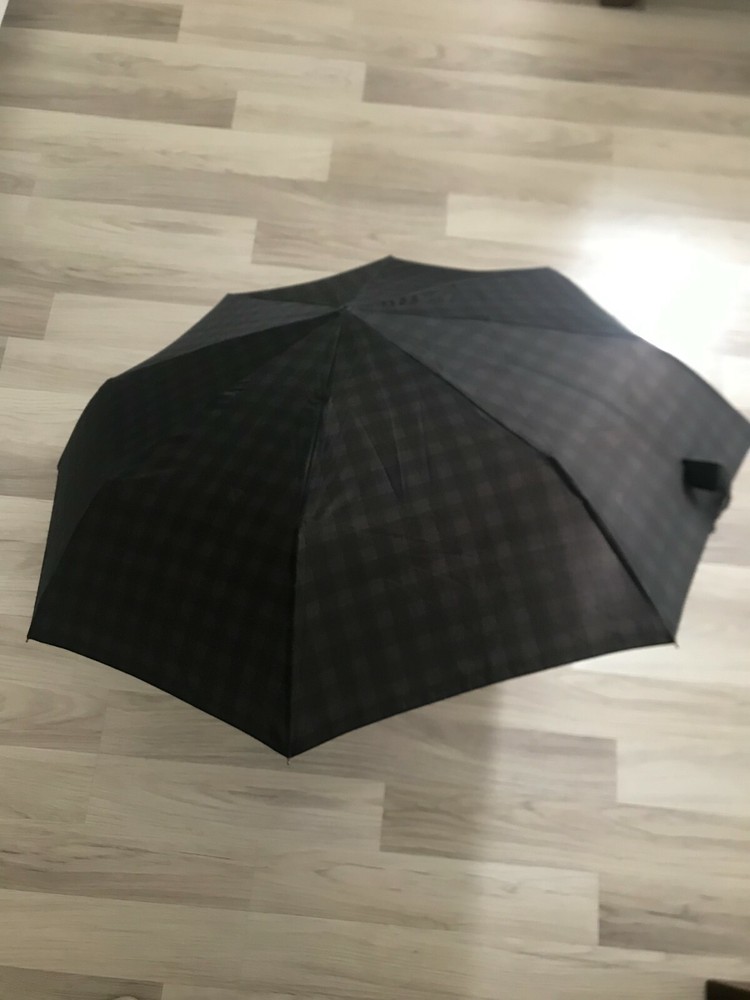 Umbrella with no damage good condation