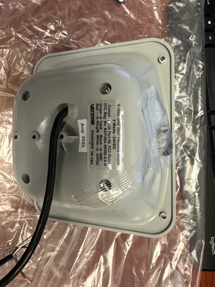 Valcom V-9880 Vandal-Resistant Flexhorn Enclosure