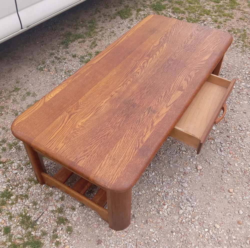 Oak Coffee Table with Drawer (CT-420)