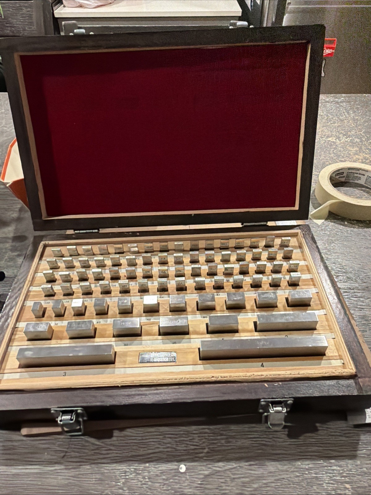 gauge block set 81 piece block set unknown maker wood case complete crack on top