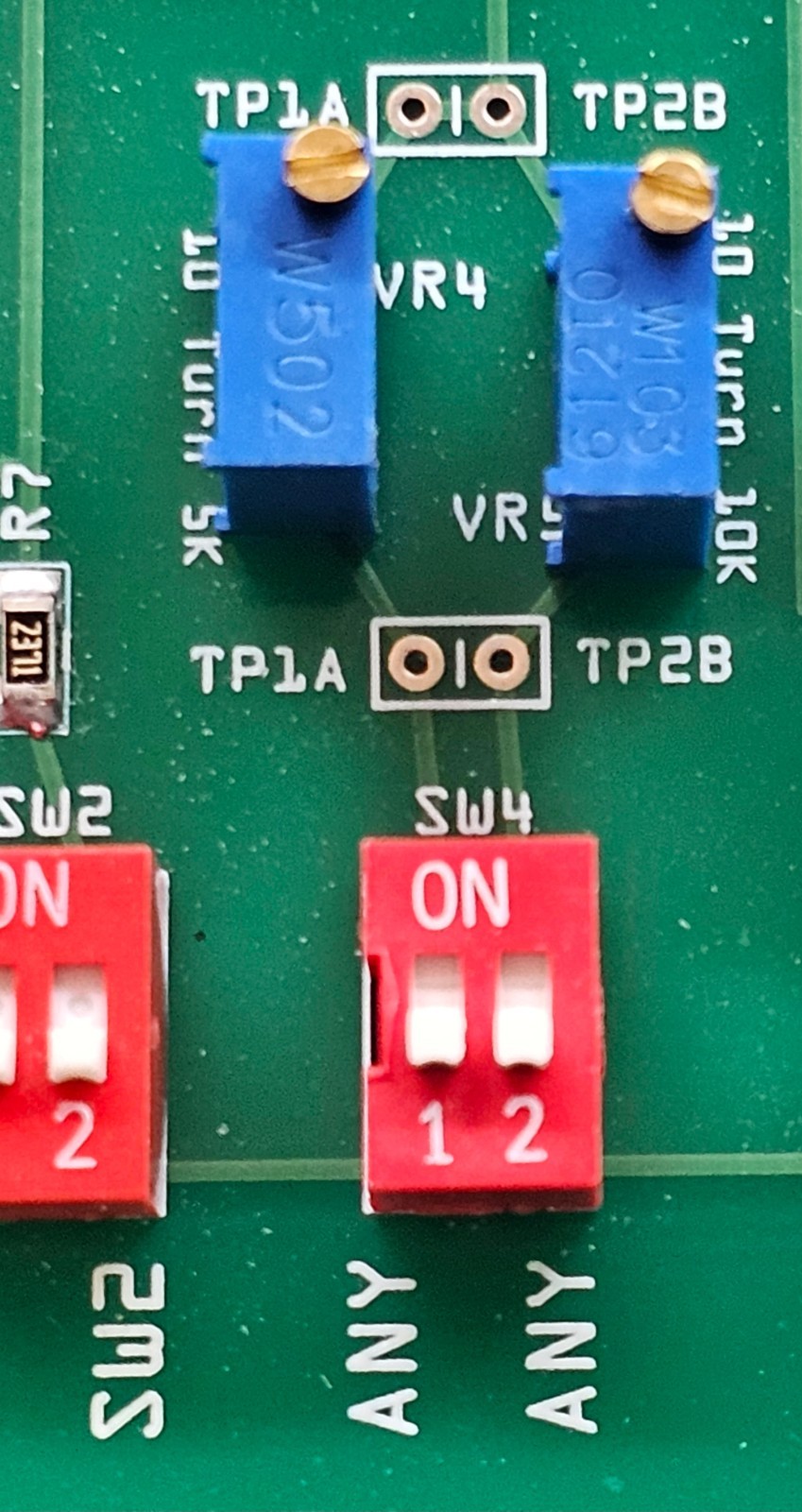 One IC Radio Kit. Receives AM FM SW1 SW2 +2 user choice! It's a Fun DIY Kit !