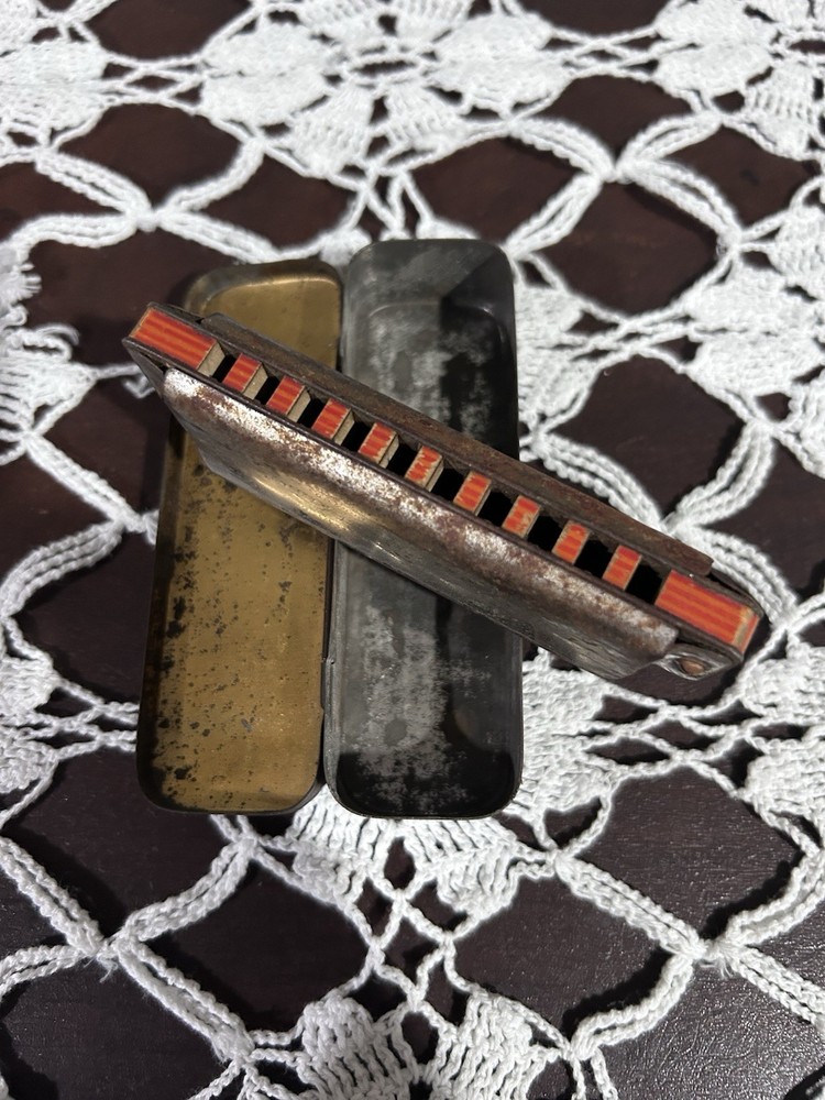 1925 "The Violin King" Tin Harmonica Case - Made In Germany *