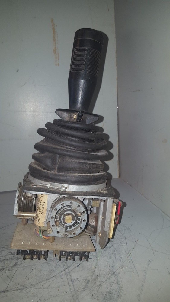 OEM Controls Joystick Controller, MISSING SCREWS, Type JS2, 300V, 16A, JS3M5486
