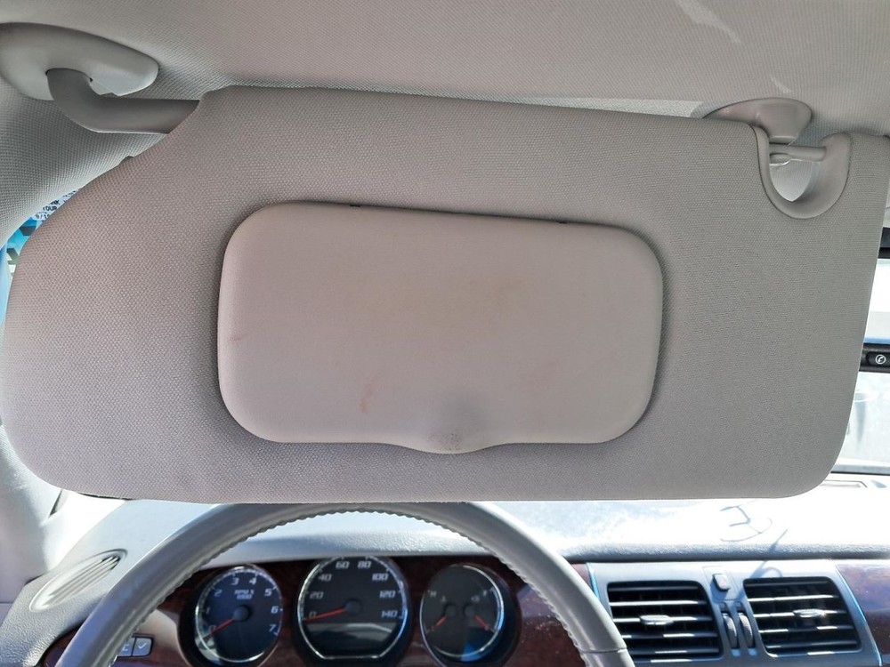 LUCERNE 2011 Glove Box 4857780