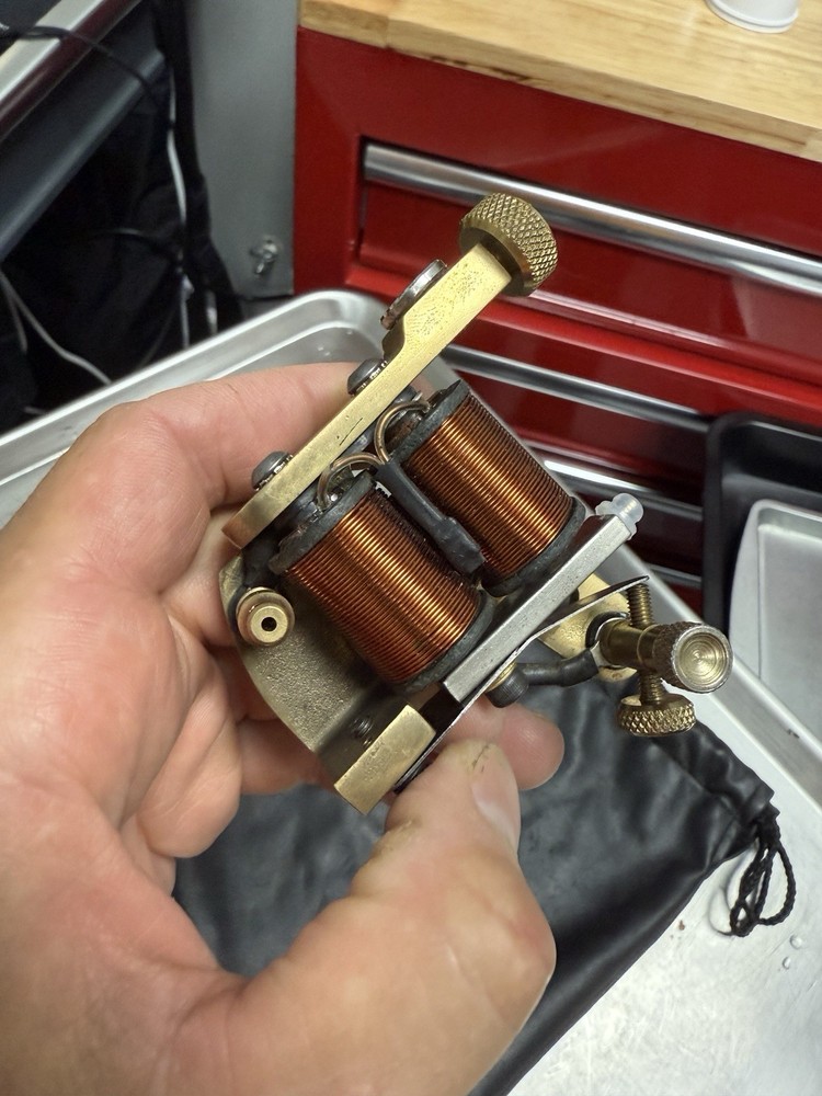 MICKEY BEE 🐝 COIL TATTOO MACHINE - BRASS SHADER (not Cifferi Not Sharpz)