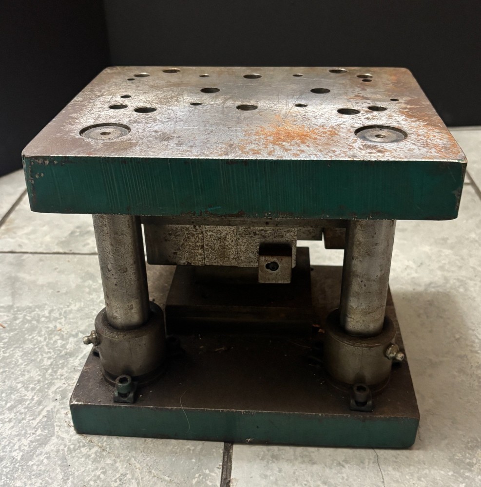 2-Post Die Set (10"×8" with 7-1/2" High Posts, Height: 9")