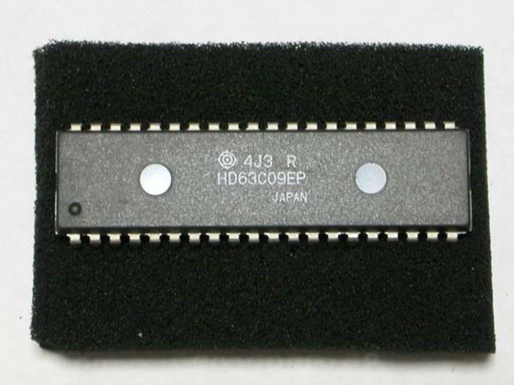 HITACHI HD63C09EP DIP-40 8-Bit Microprocessor IC RH
