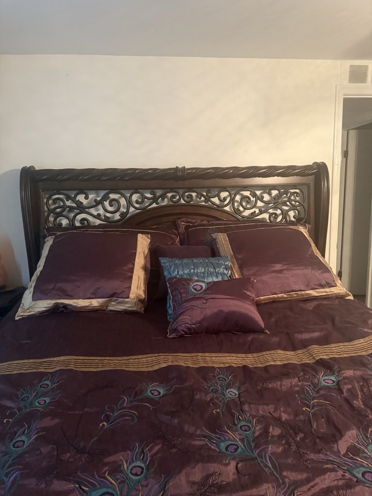 Arbor Place King Size Bedroom Suite