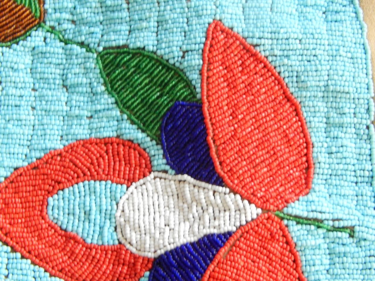 LARGE SIZE MINT VINTAGE MID CENTURY NEZ PERCE' INDIAN BEADED VEST - MINT !