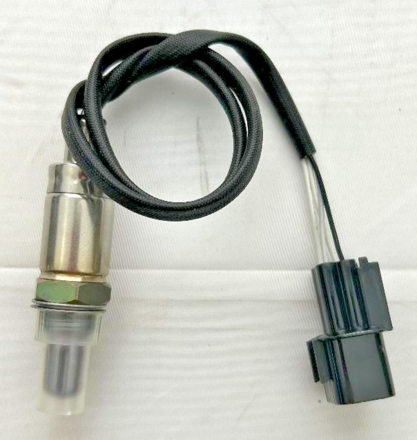 Oxygen Sensor CX13801 for Select Mitsubishi, Dodge, and Chrysler Models