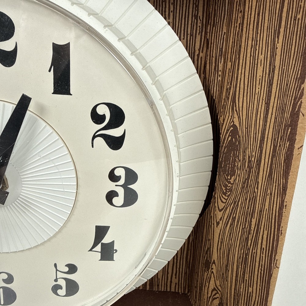 Vtg NOS Mid Century Kitchen Wall Clock Electric Decor