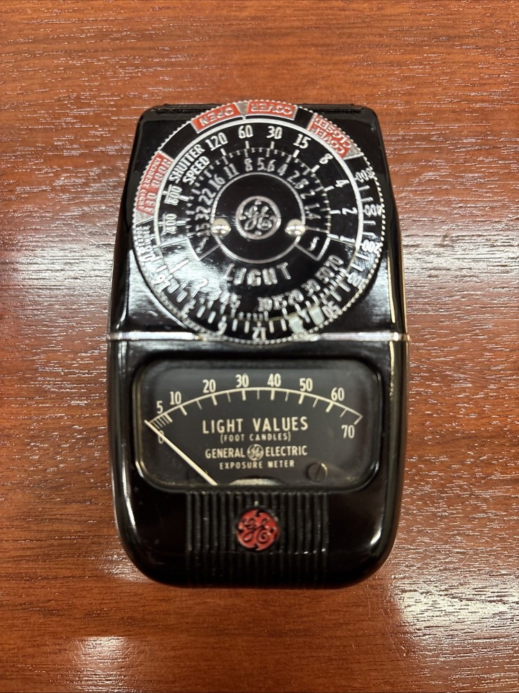 Vintage GE Bakelite Light Meter 8DW48Y4 With Leather Case ***Untested