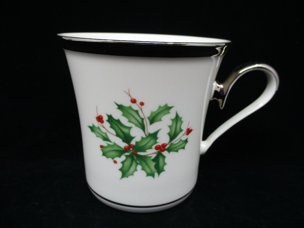LENOX HOLIDAY PLATINUM MUG - 3 1/2"   -0702F