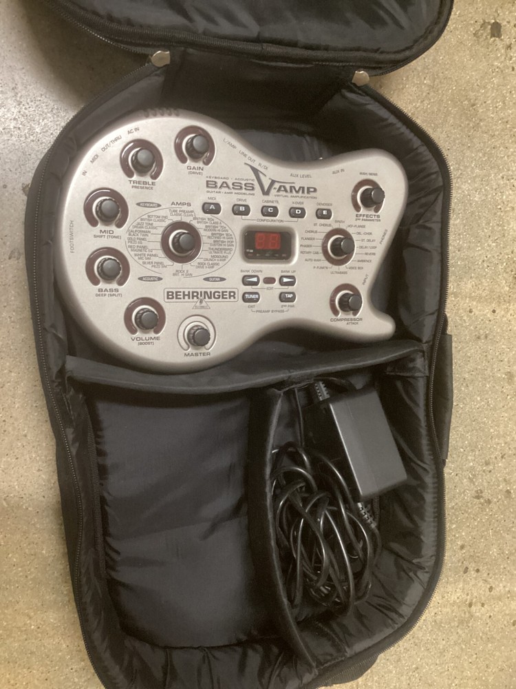 Behringer Bass V-Amp Multi Effect Pedal Amplifier Simulator with Charger & Case