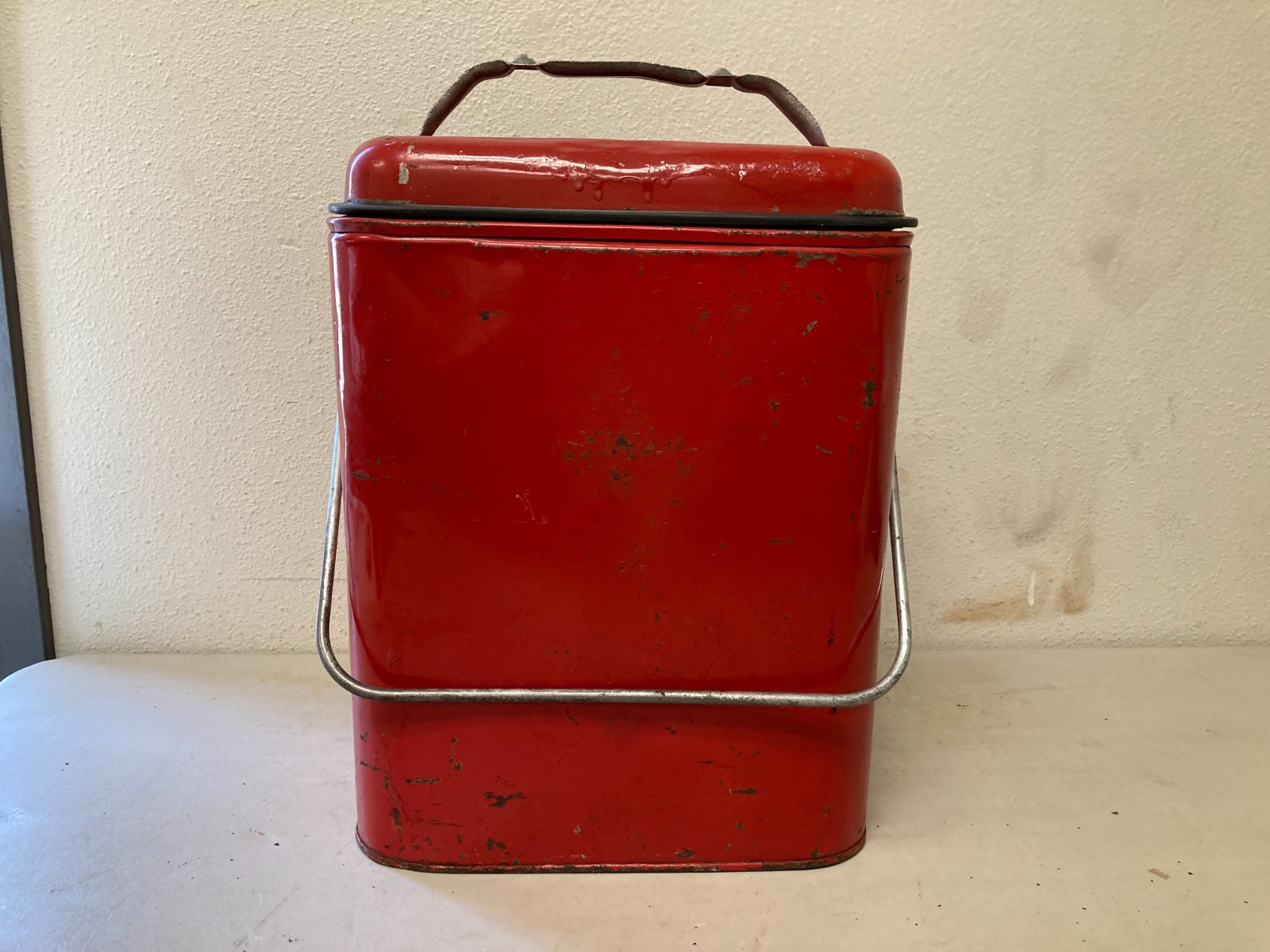 FANTASTIC RED 1950s KNAPP MONARCH Therm-a-Chest PORTABLE COOLER