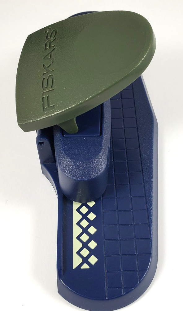 Friskars Border Paper Punch-Crafts & Scrapbooks