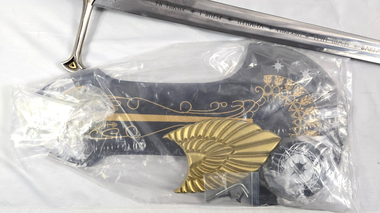 Lord of The Rings King Elendil Narsil Sword LOTR Rings Movie