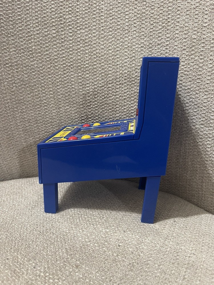 REMCO ROBOCOP ELECTRONIC HANDHELD PINBALL MACHINE- 1989