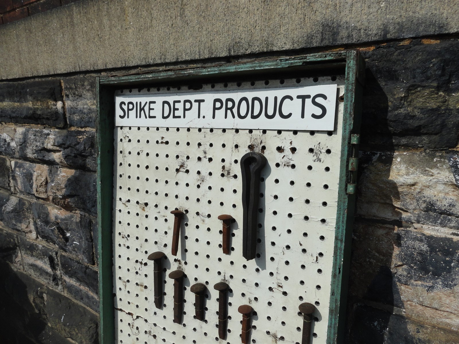 Early BETHLEHEM STEEL - Keystone Spike - SHOP DISPLAY - RAILROAD - SKIPJACKS