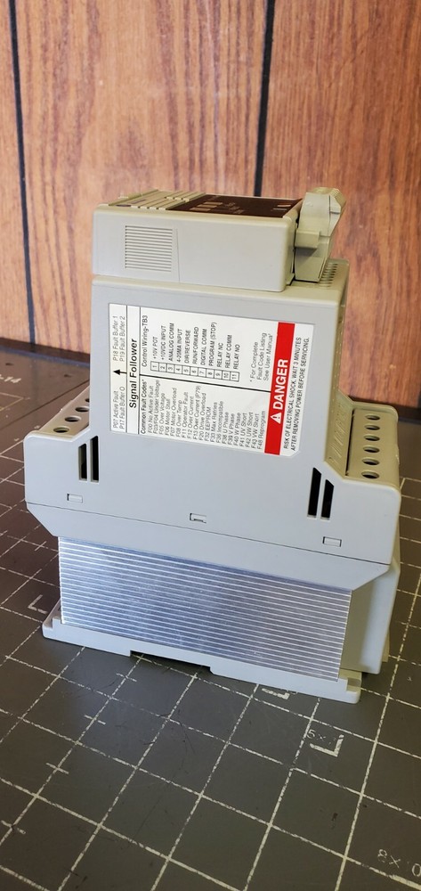 Allen-Bradley Variable Speed Controller, 160-BA06NSF1 Ser C with 160-DN2