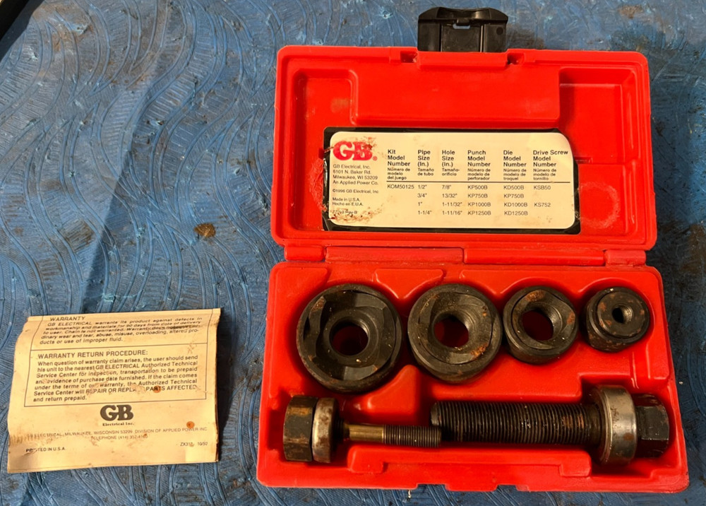 KOM - 50125 Mechanical Pipe Punch Slug Out GB Electrical Tool Complete Set B59
