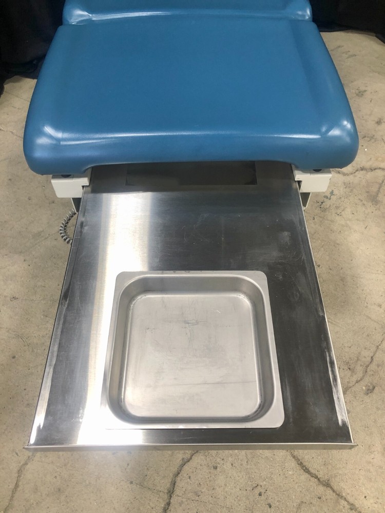 UMF 5060 Power Exam Table