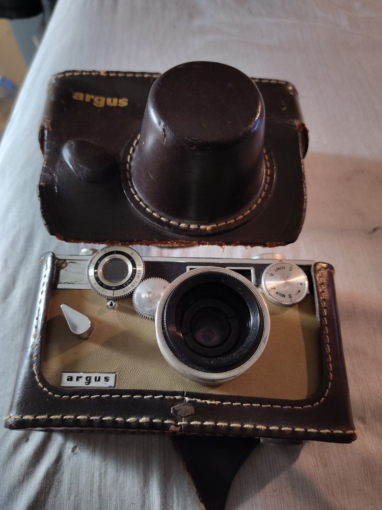 Argus C3 rangefinder Camera