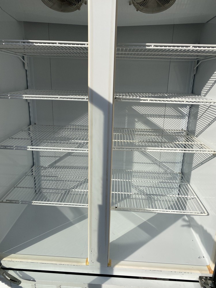 Master Bilt 2 Dr. Display Freezer, 1 Ph. 220v, Guaranteed!
