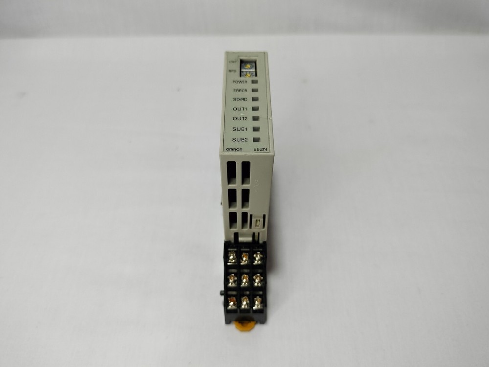 Omron E5ZN-2QNH03TC-FLK E5ZN2QNH03TCFLK Temperature Controller 24VDC