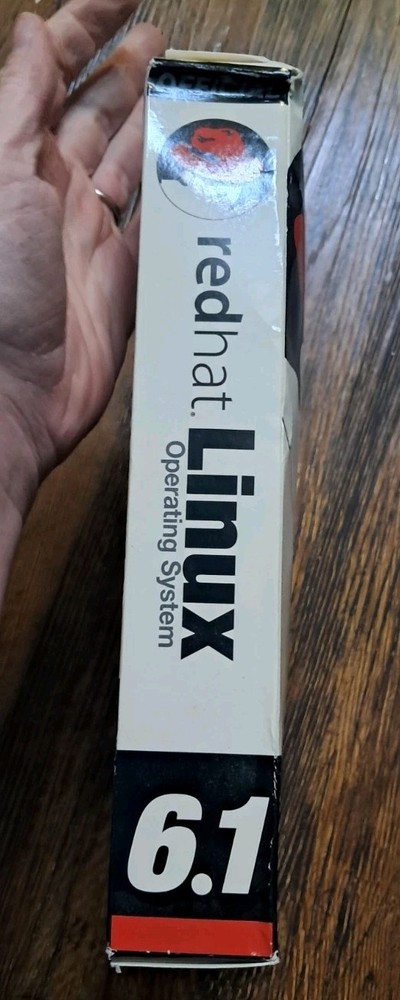 Red Hat Linux 6.1 Boxed Set 1999 Complete w/ CDs & Manual