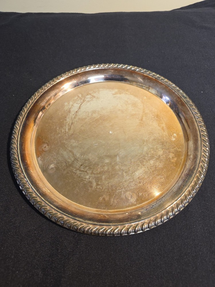 WM Rogers 870 10.25" Plate