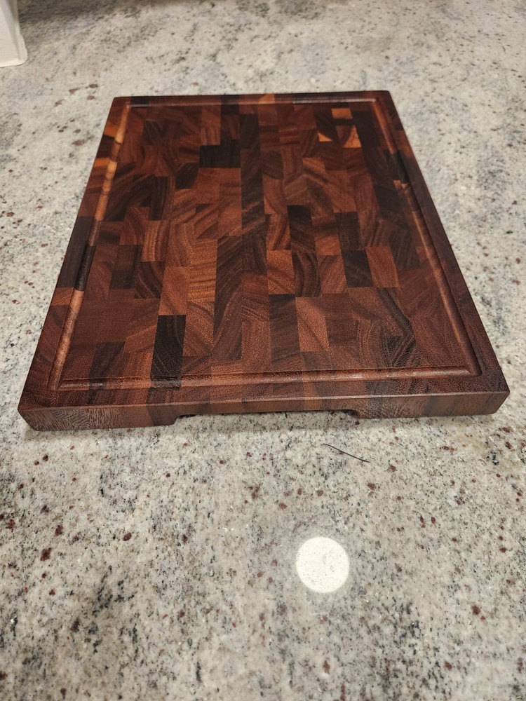 Walnut end grain cutting board 17x13x1.25