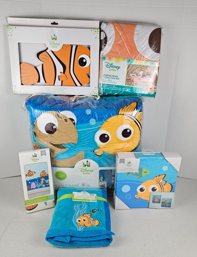 Disney Nemo 11 Piece Crib Bedding Set