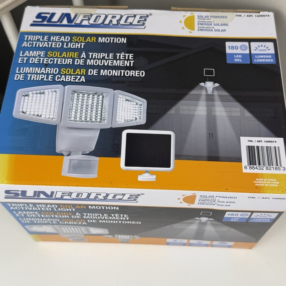 Sunforce Solar Panel Triple Head Motion Activated Security Light 1500 lumens NEW