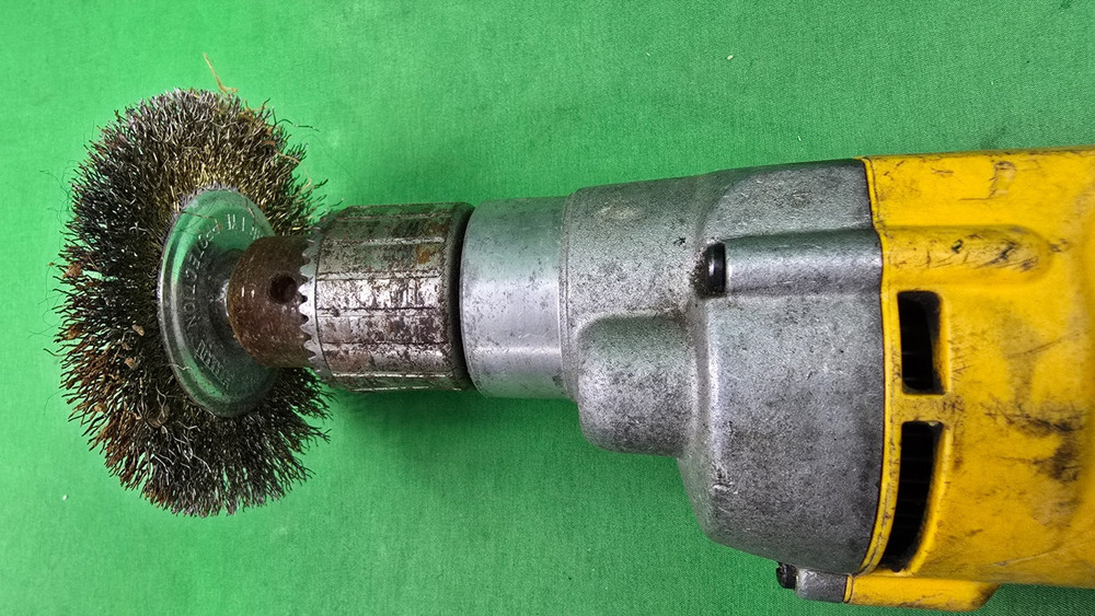 DEWALT DW235G 1/2" Variable Speed Corded Drill TESTED (E9)