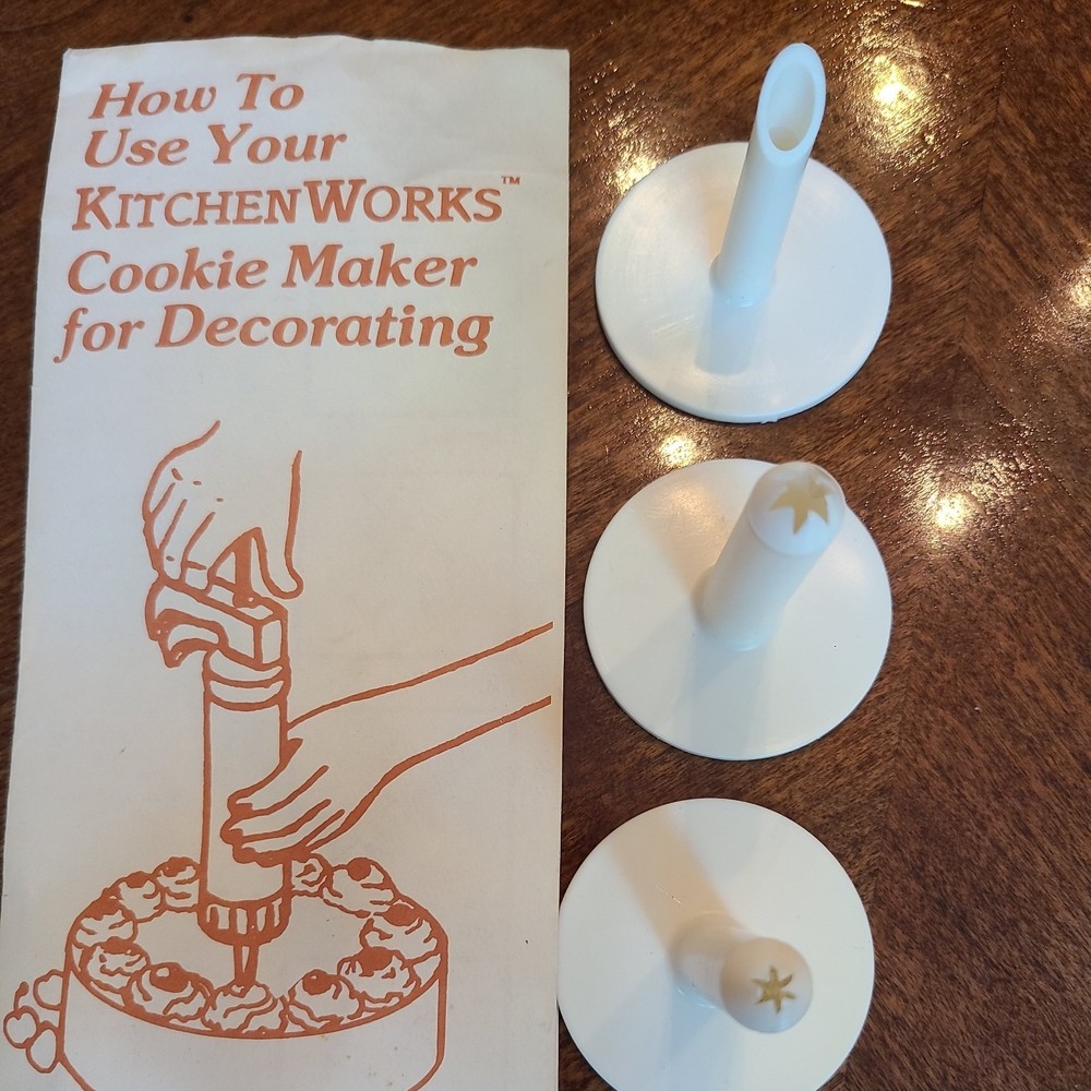 VINTAGE Fuller KITCHEN WORKS COOKIE MAKER "gun" 1976 includes Instructions/guide