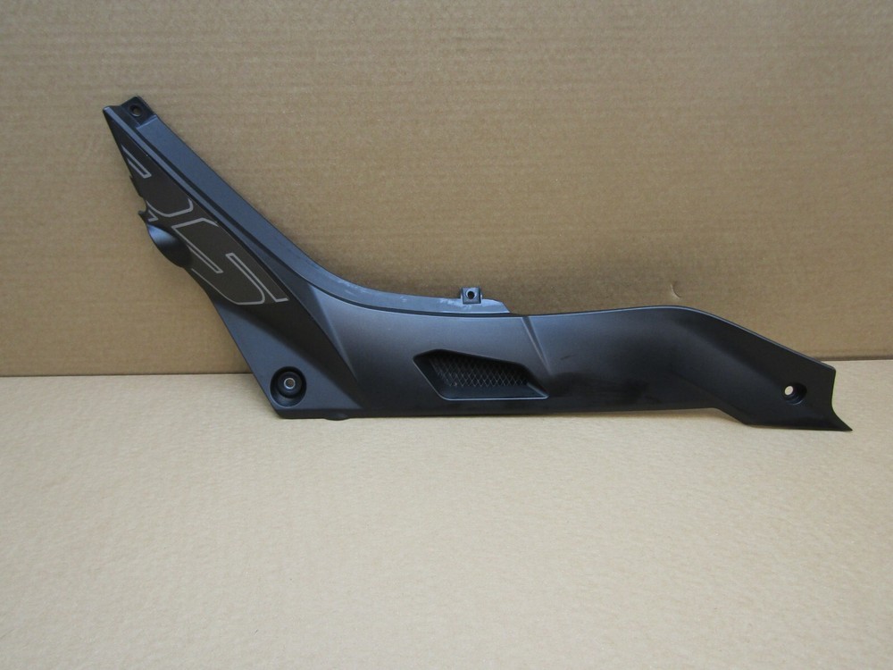 Benelli BN 125 2022 right centre fairing panel (13069)