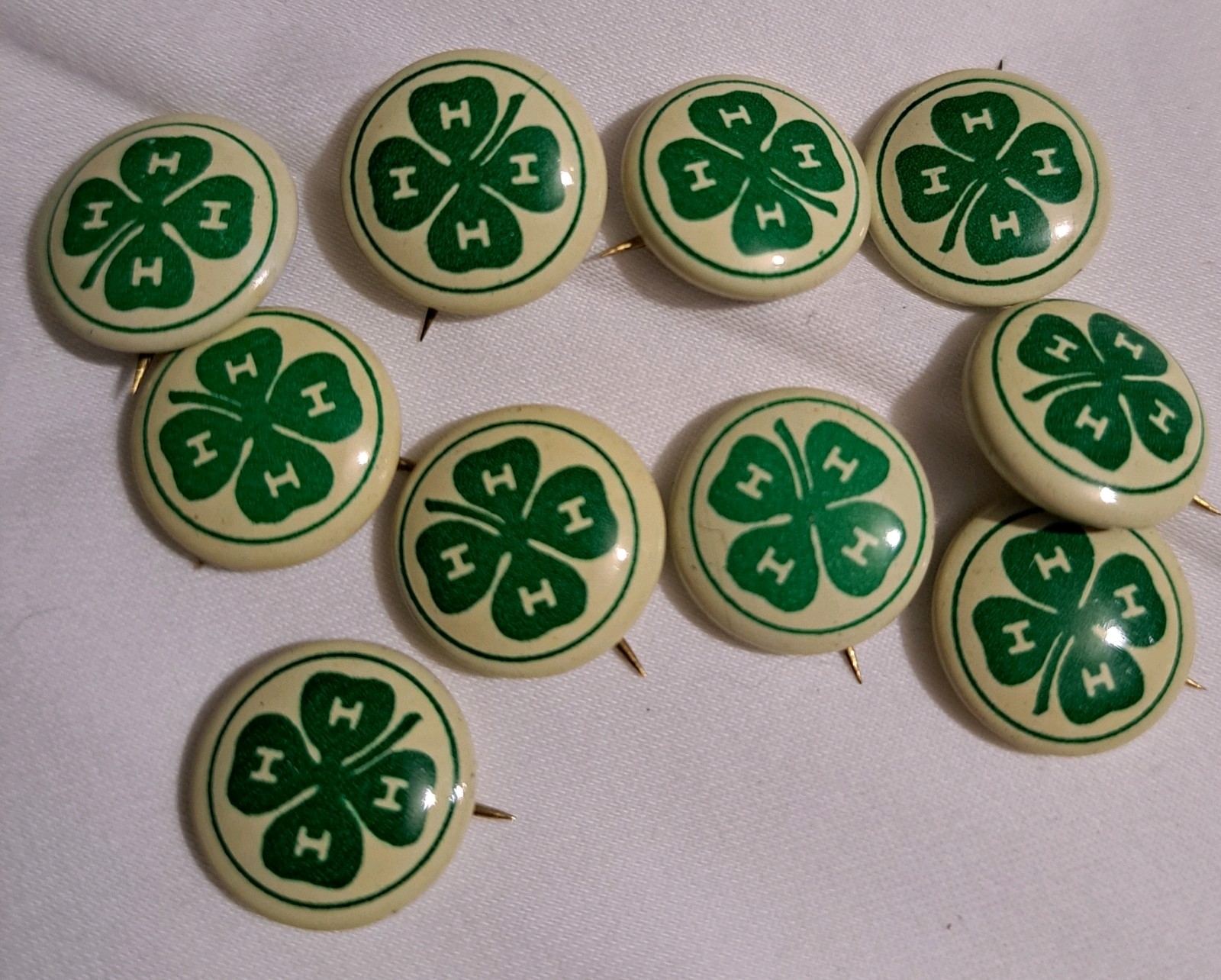 10 Vintage 4-H Club Pin Back Buttons Pins Lot Of 10.  You Will receive 10!