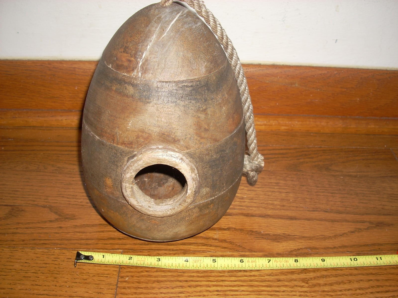 Vintage Smith & Hawken  Wood Birdhouse threaded bottom clean out.