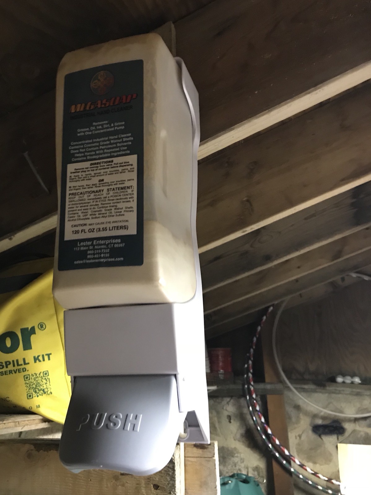 BEST WALNUT SHELL INDUSTRIAL HAND SOAP HAND CLEANER Case 4ea 120oz AND DISPENSER