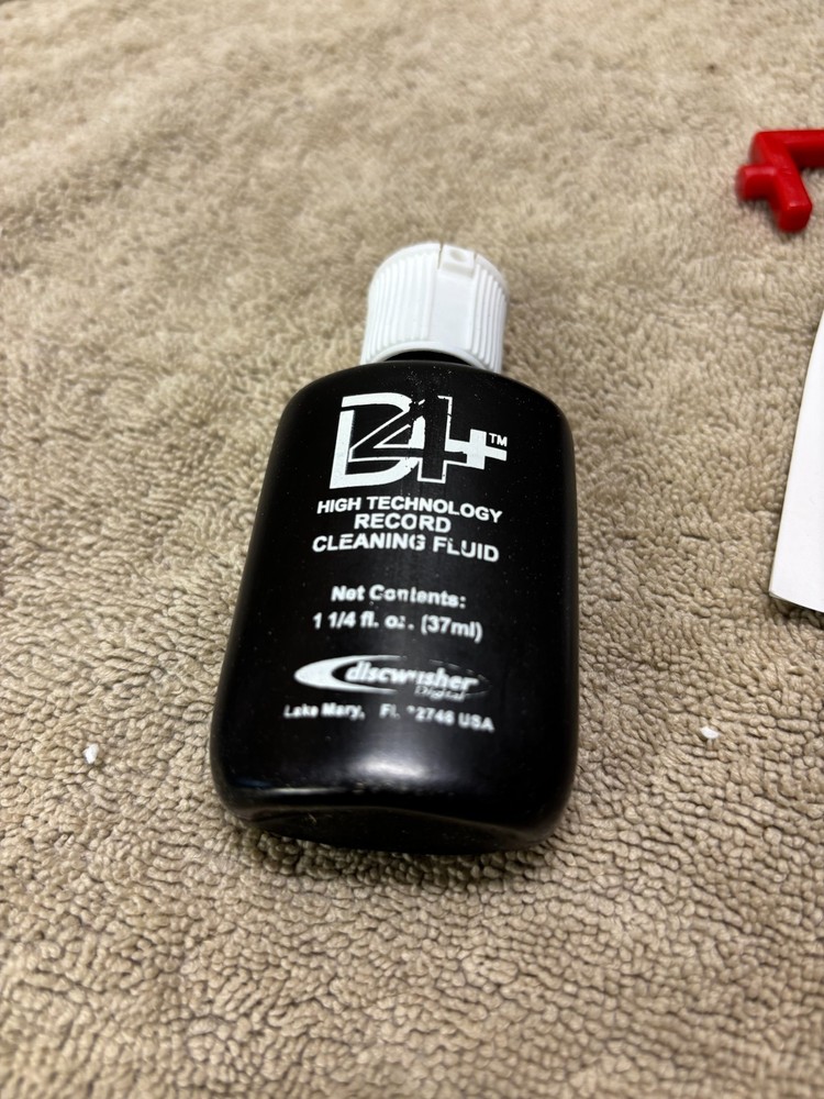 Discwasher D4 with liquid
