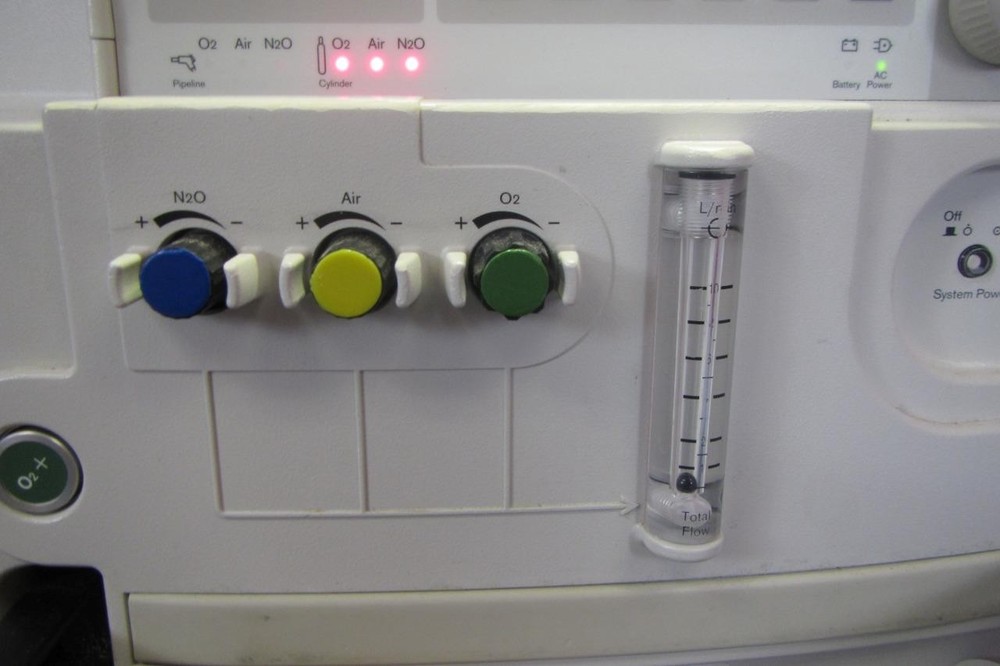 Drager Apollo Continuous Flow Anesthesia Machine w/ Breathing System & Module