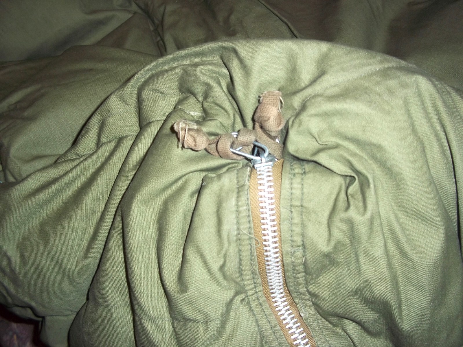 1950s Korean War US Military Casualty Sleeping Bag – Fur‑Lined – Rare Original