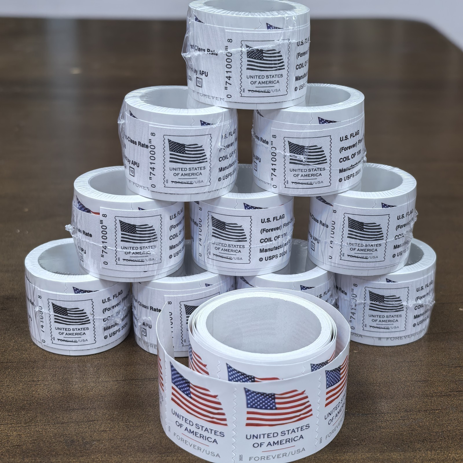 1 rolls of 100 2025 Free Shipping Forever Stamps USPS Flag - Total 100