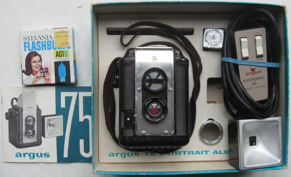 Argus Model 75 Camera Portrait Kit w/ Box, Instructions, flash & remote control