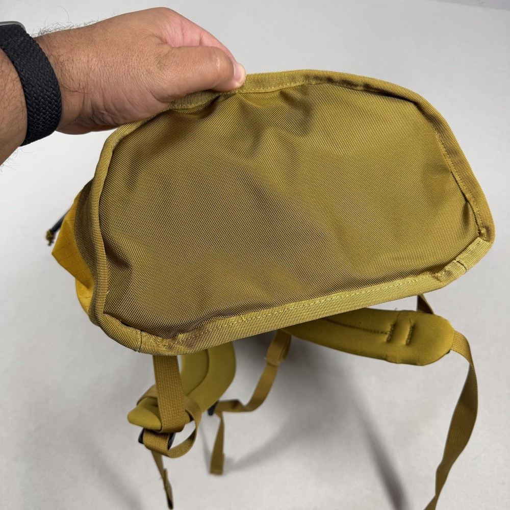Mountain Hardware Camp 4 21L Backpack Yellow EUC
