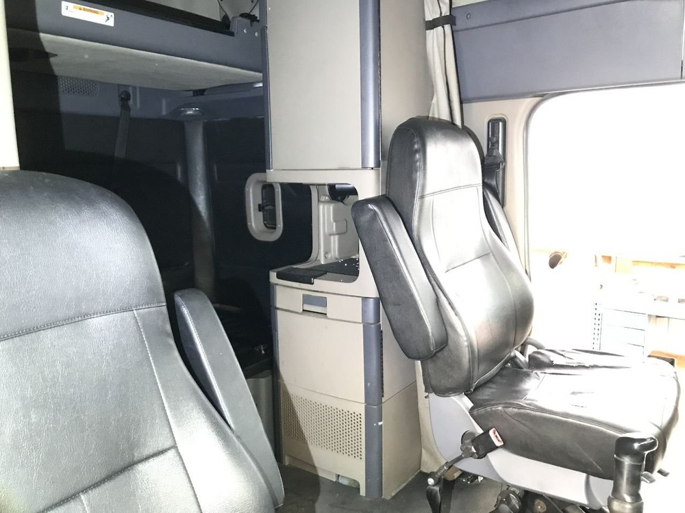 Freightliner CASCADIA Left/Driver Sleeper Cabinet - Used