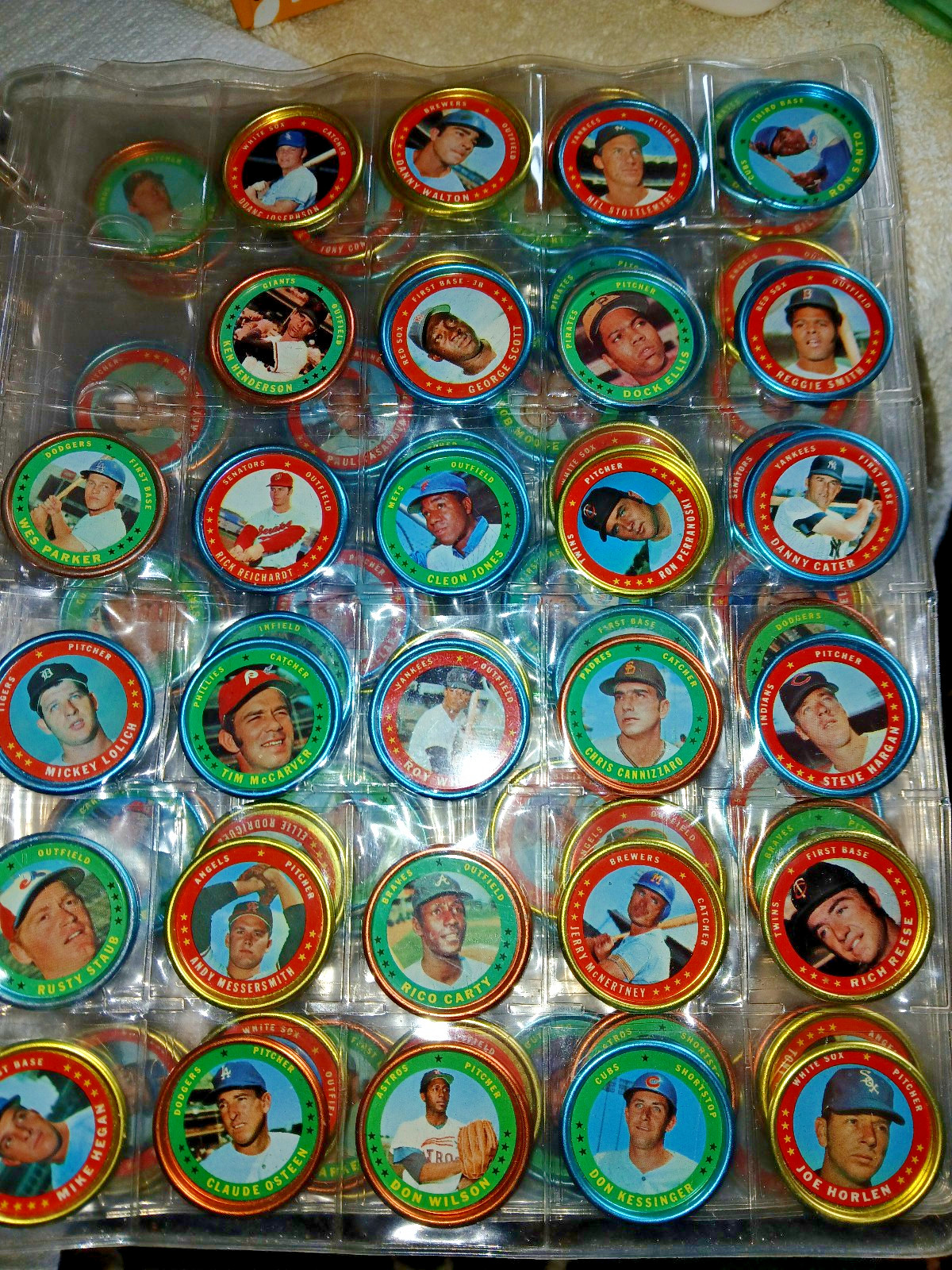 Topps Baseball Coins 1971 you pick from photos even some hall of famers