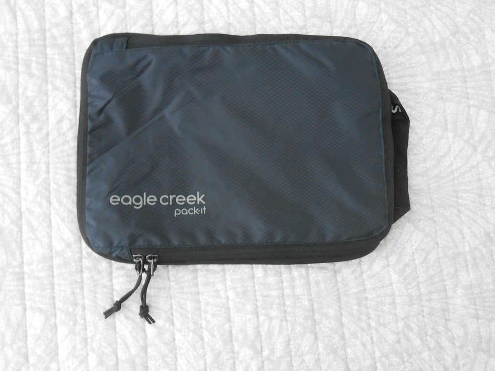Eagle Creek Black Pack-It® Isolate Compression Cube Size-S, NWOT
