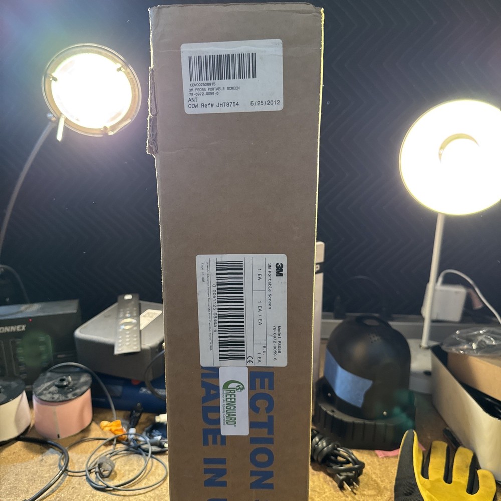 3M PS05B Portable Projector Screen *NEW*
